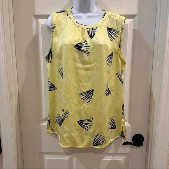 Ann Taylor Factory Yellow Blouse W/ Blue and White Abstract Flowers Sleeveless - Picture 1 of 5